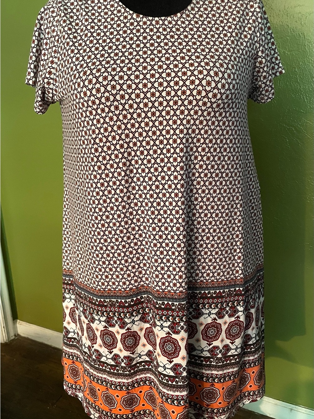 Casual Short-Sleeve Border-Print Dress in White and Rust